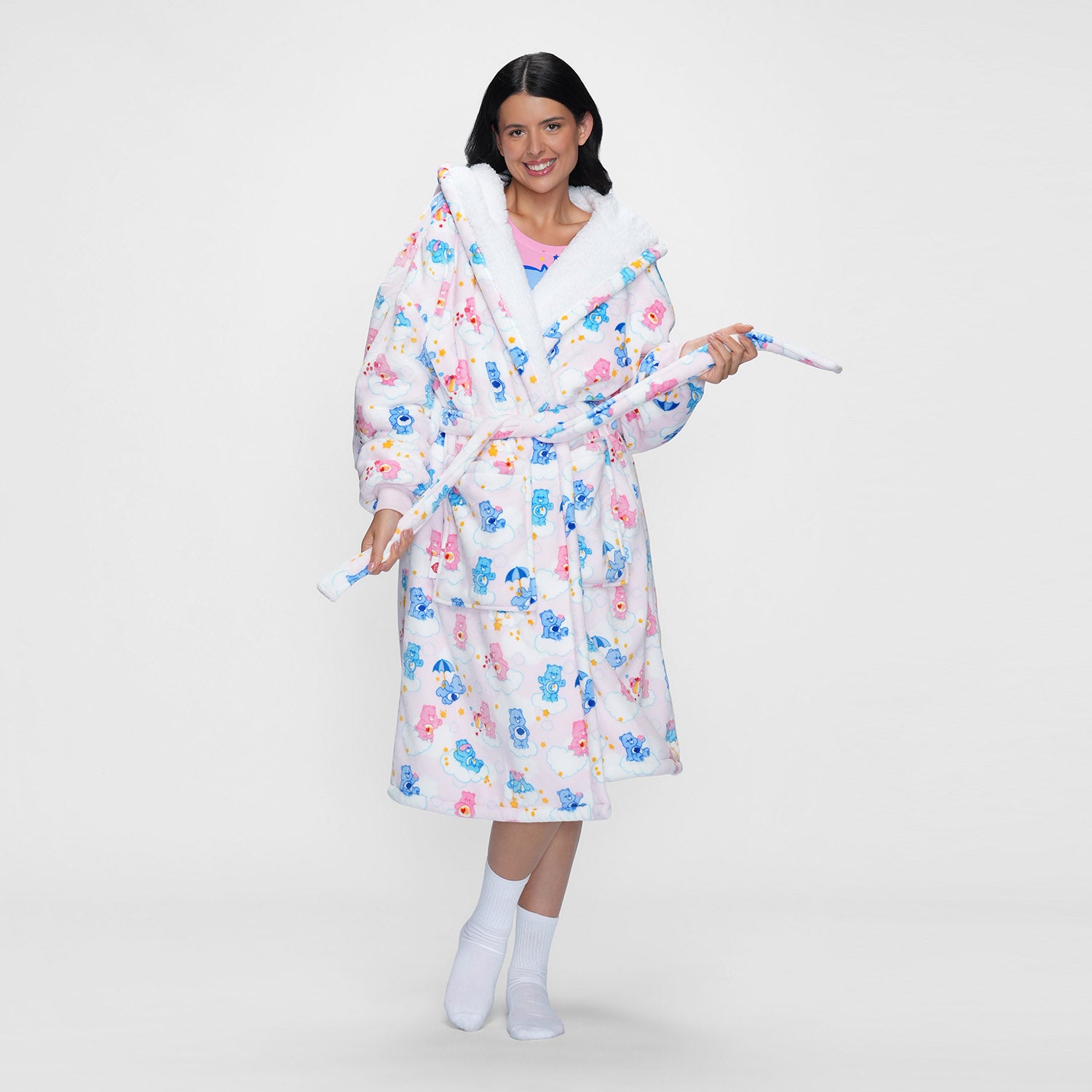 size: Serena is 180cm wearing a size L/XL