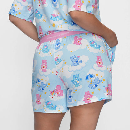 size: Serena is 180cm wearing a size L