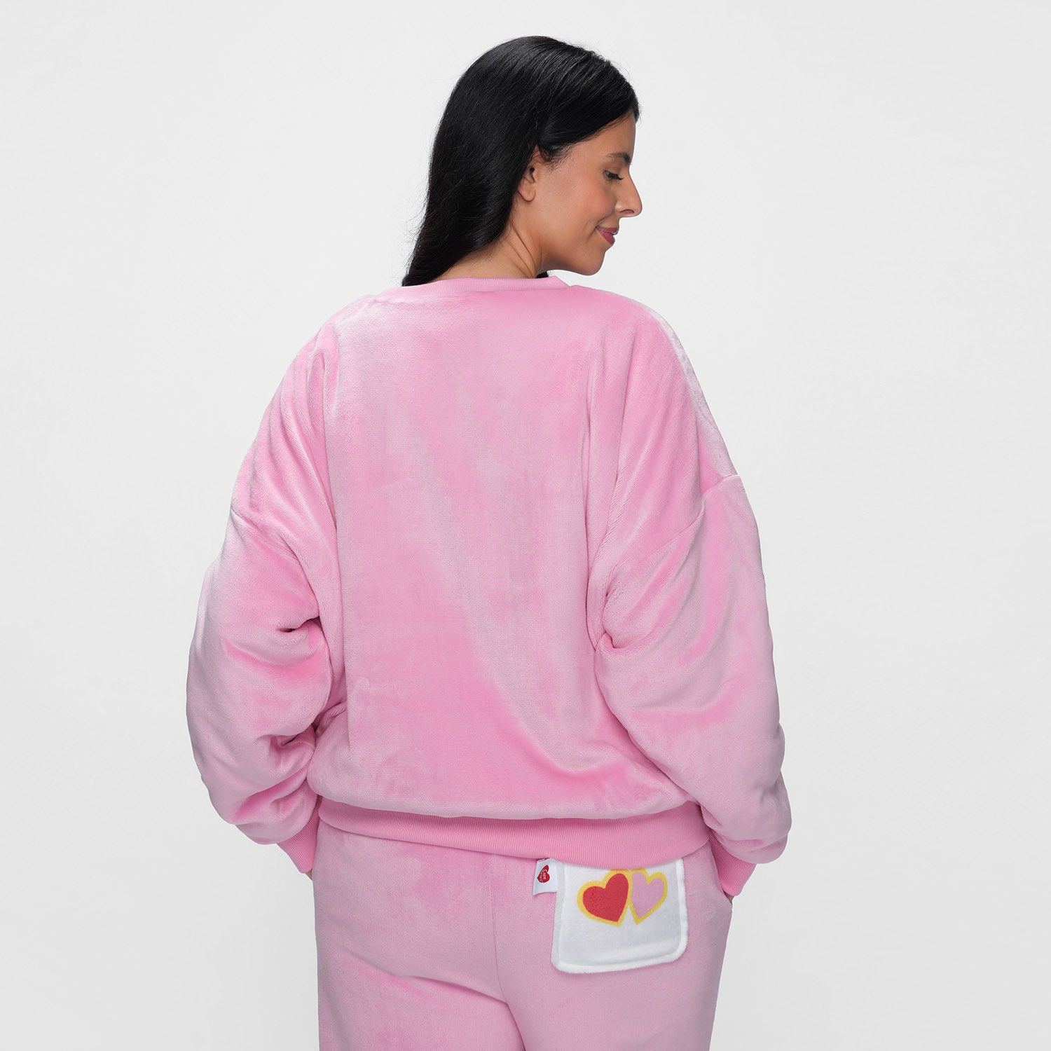 size: Serena is 180cm wearing a size L/XL
