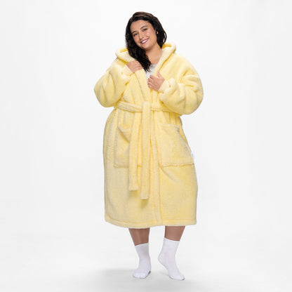 size: Aaliyah is 183cm wearing a size L/XL