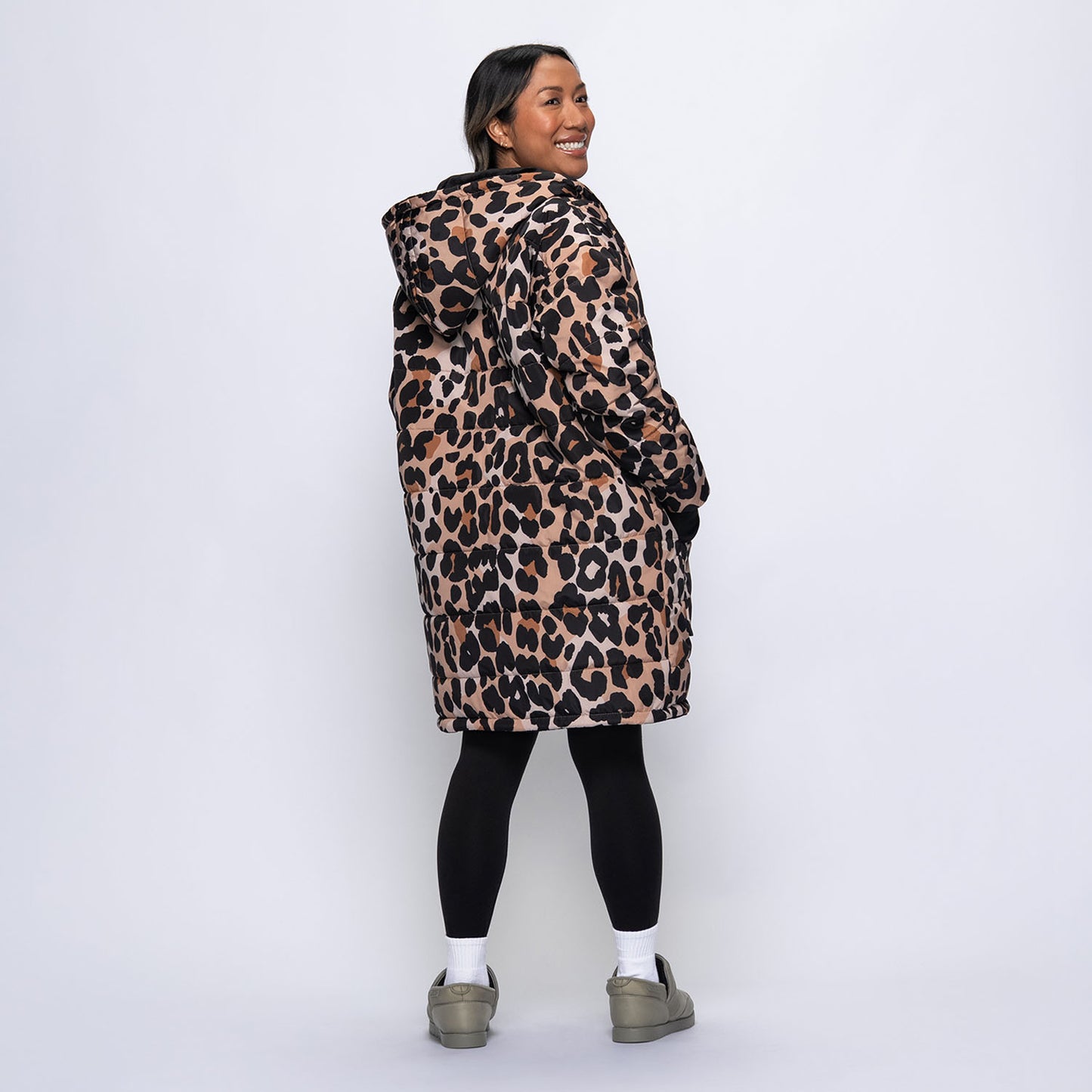size: Sonya is 160cm wearing a size S/M