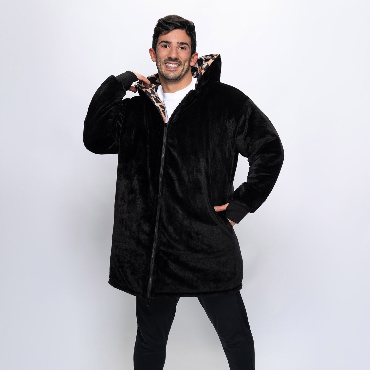 size: Adrian is 183cm wearing a size L/XL