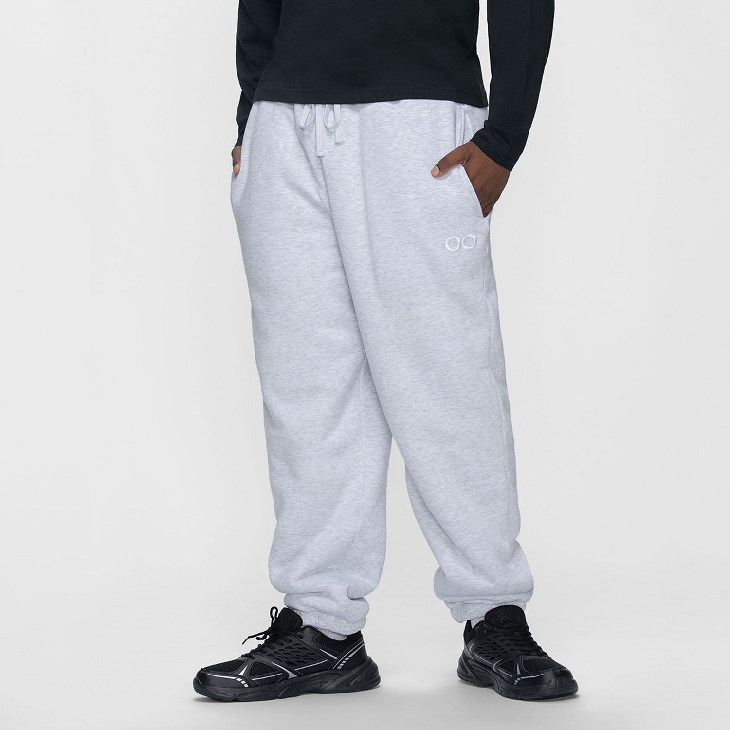 size: Sudev is 185cm wearing a size L/XL