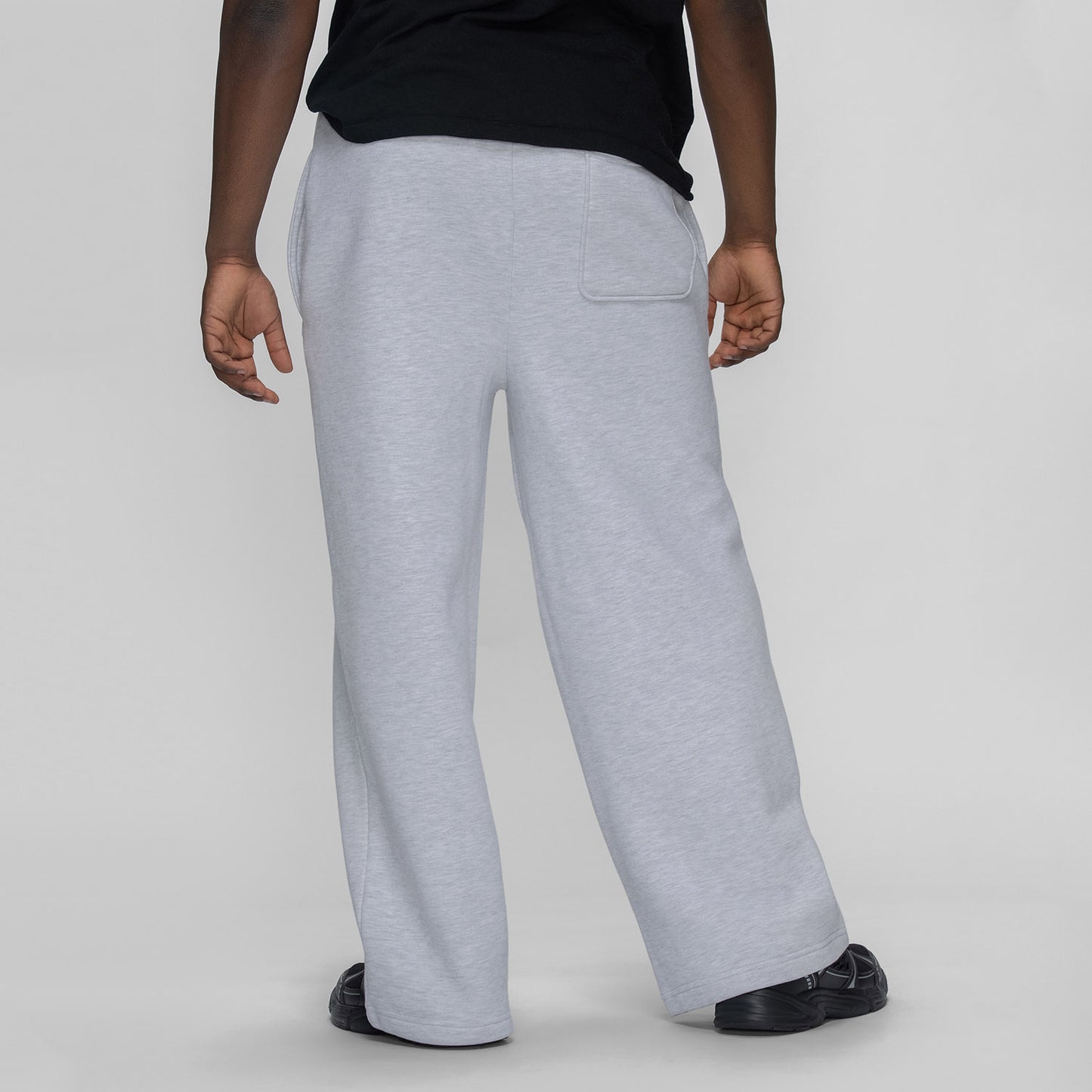size: Sudev is 185cm wearing a size L/XL