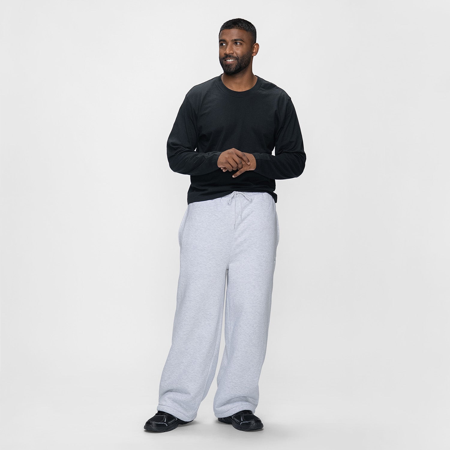 size: Sudev is 185cm wearing a size L/XL