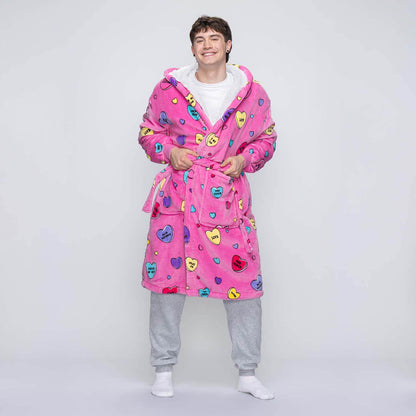 size: Connor is 183cm wearing a size L/XL