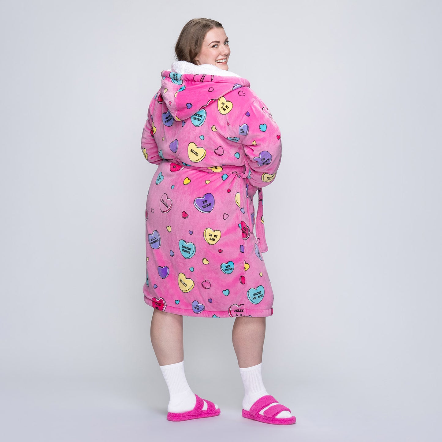 size: Tayla is 169cm wearing a size L/XL