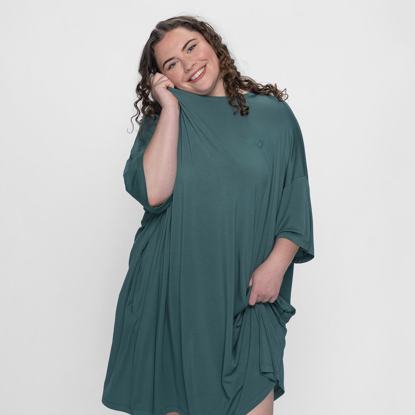 size: Finty is 169cm wearing a size OSFM