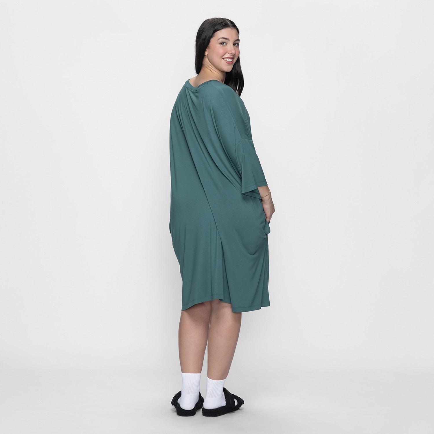 size: Sharnaya is 163cm wearing a size OSFM