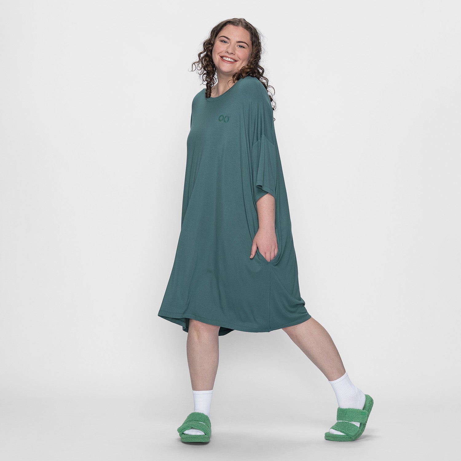 size: Finty is 169cm wearing a size OSFM