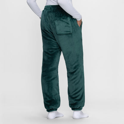 size: Victoria is 183cm wearing a size L/XL