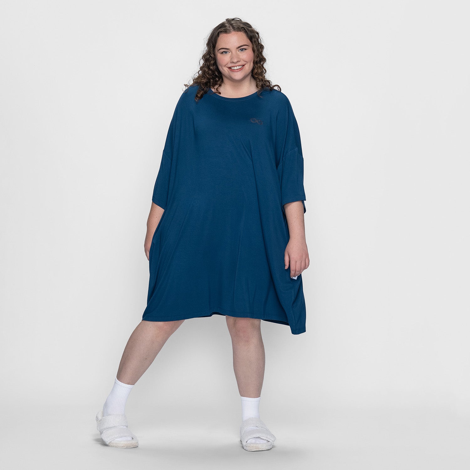 size: Finty is 169cm wearing a size OSFM