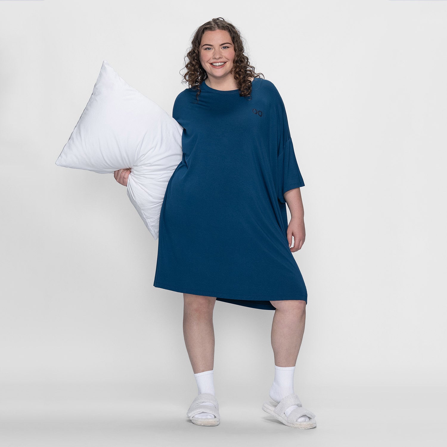 size: Finty is 169cm wearing a size OSFM