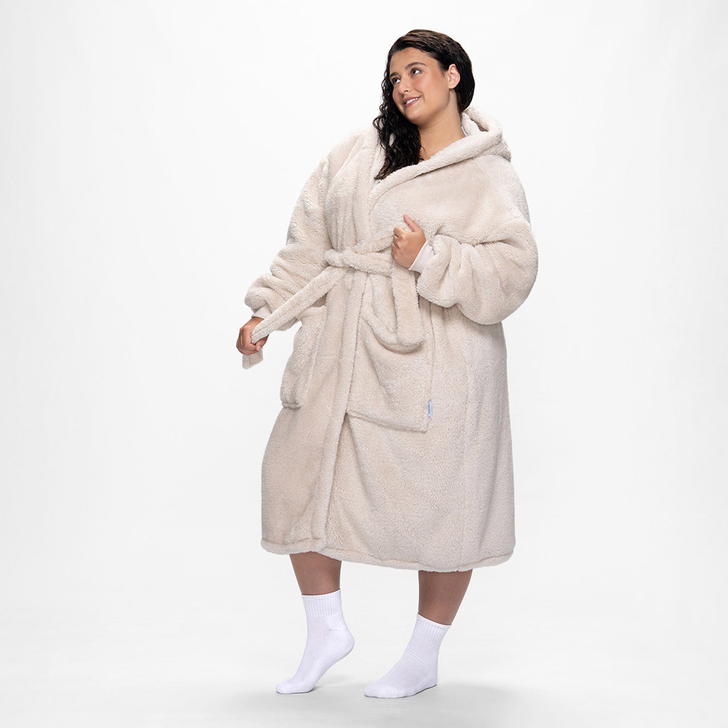 size: Aaliyah is 183cm wearing a size L/XL
