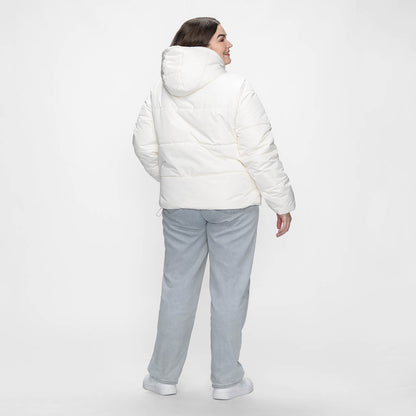 size: Claudia is 173cm wearing a size L/XL