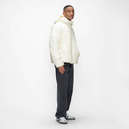 size: Asher is 182cm wearing a size L/XL
