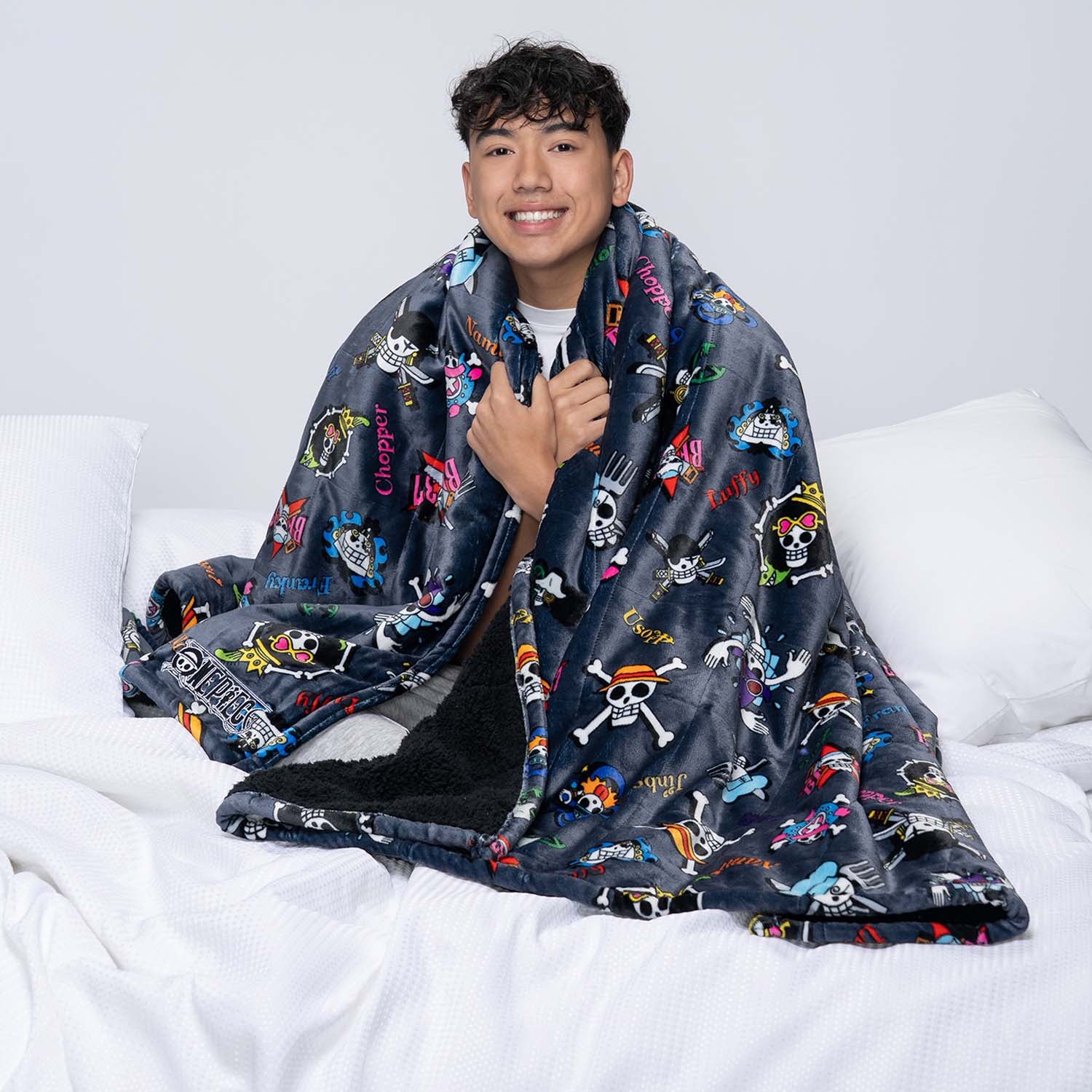 One Piece Group Sherpa Blanket Licensed – The Oodie