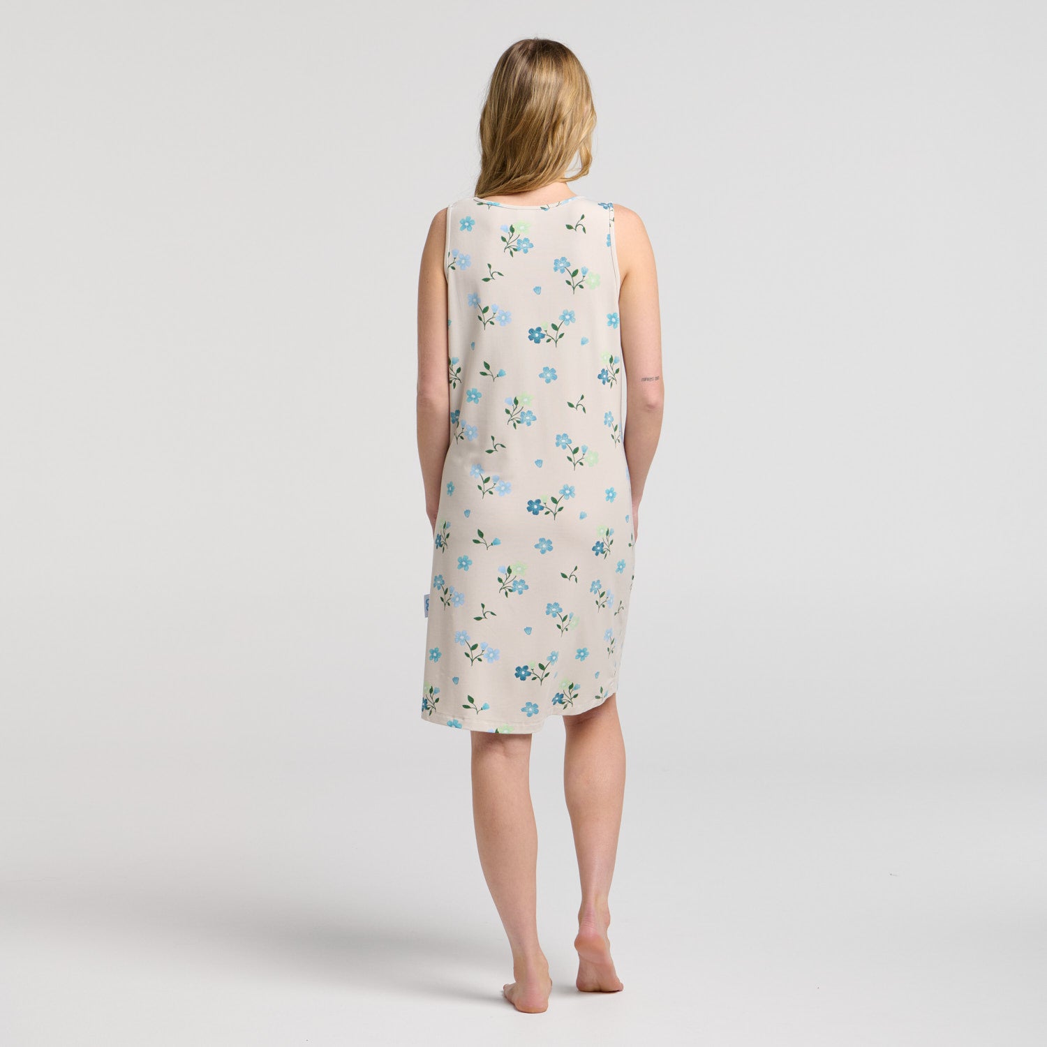 size: Lilly is 172cm wearing S/M