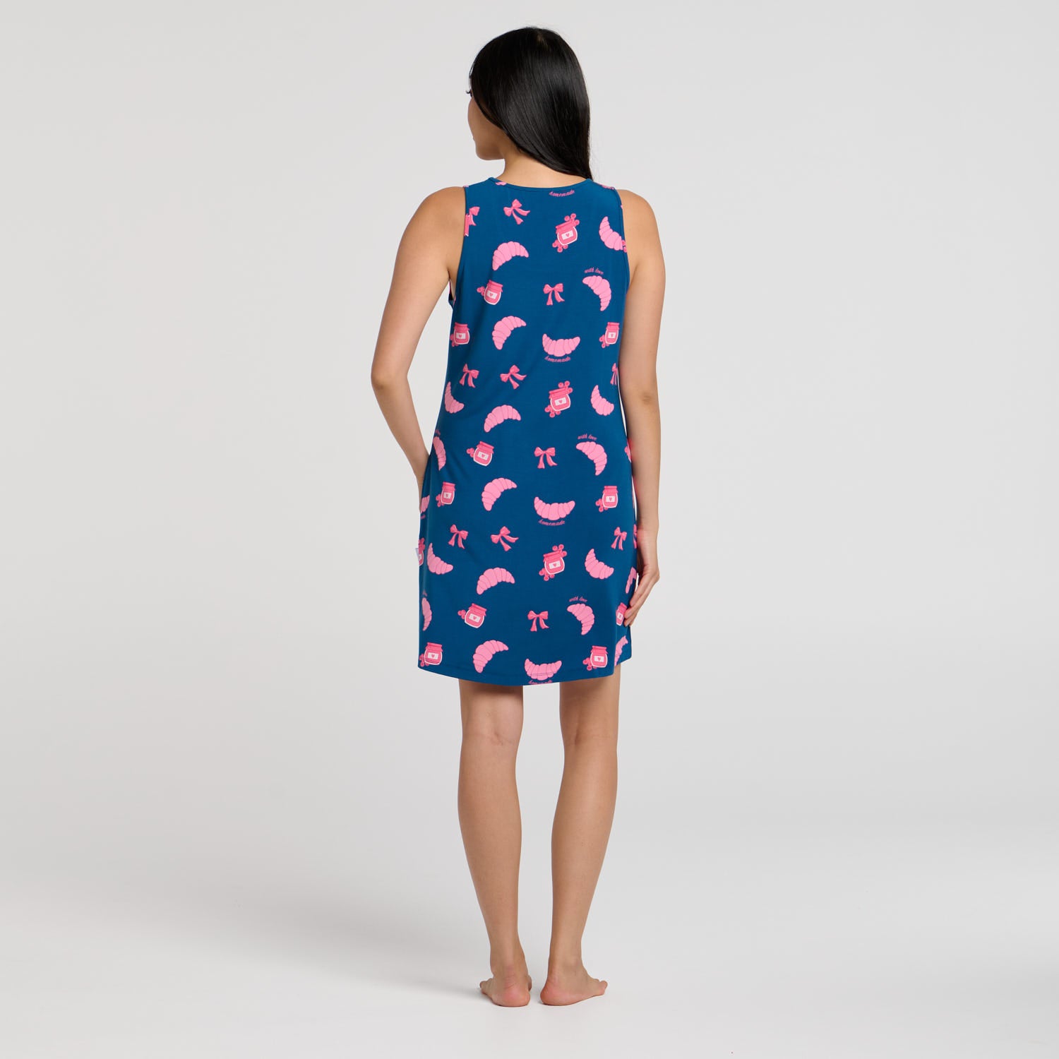 size: Ailene is 178cm wearing S/M