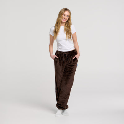 size: Lilly is 172cm wearing a size S/M