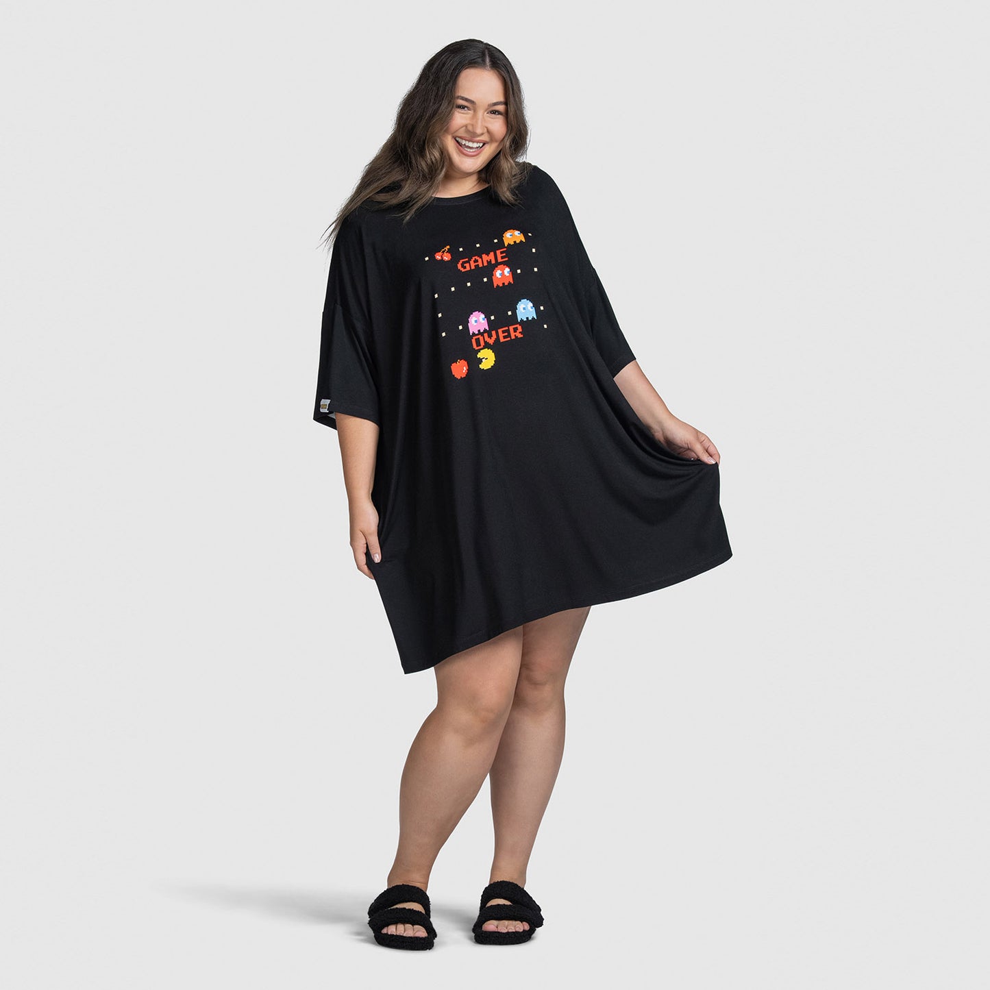 size: Caitlin is 183cm wearing a size S-XL