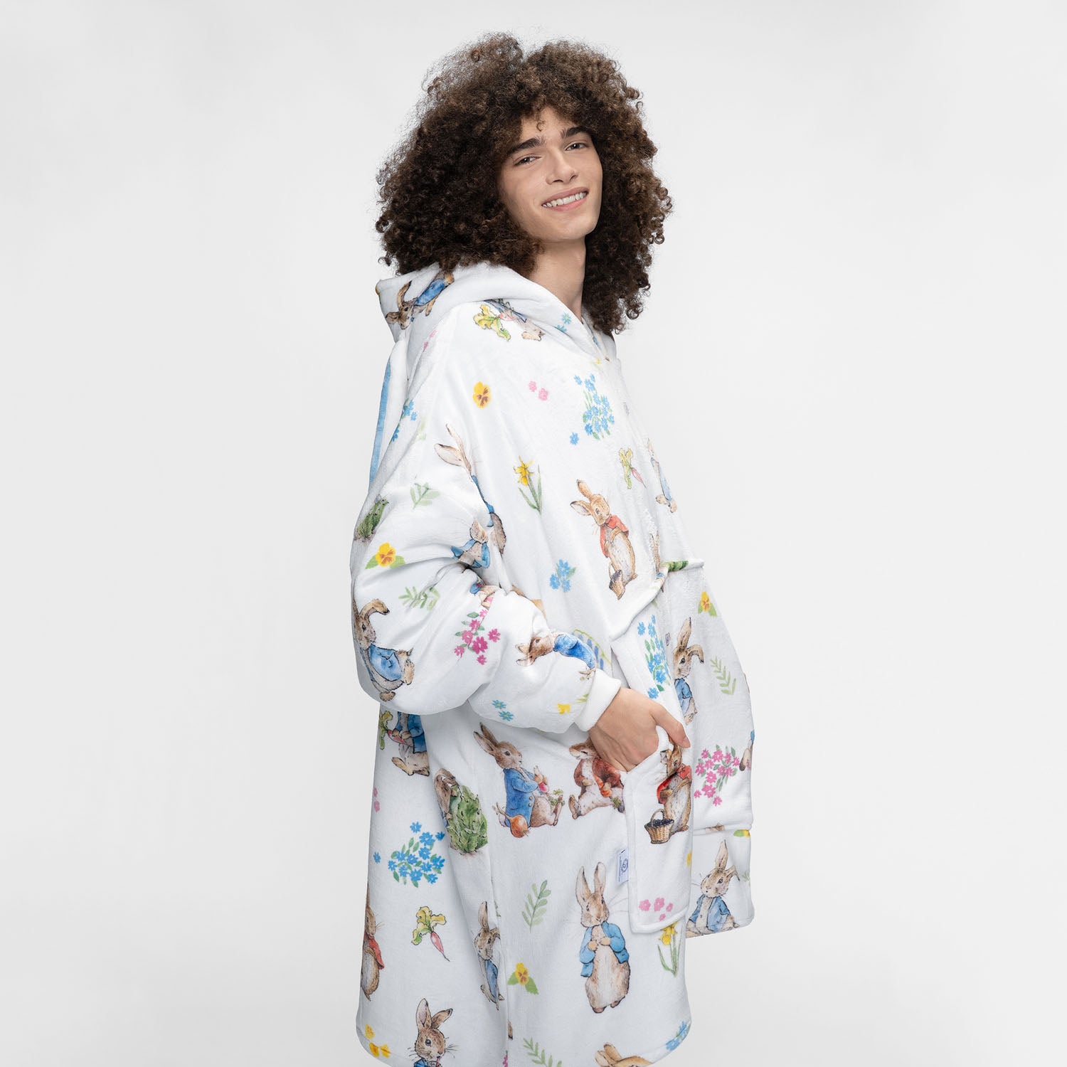 size: Aleks is 183cm wearing a size OOD