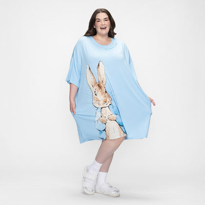 size: Claudia is 173cm wearing a size OSFM