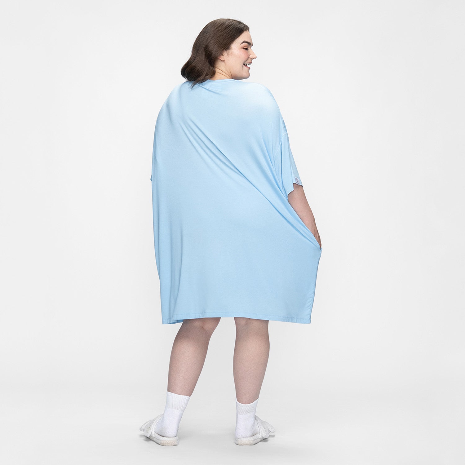 size: Claudia is 173cm wearing a size OSFM