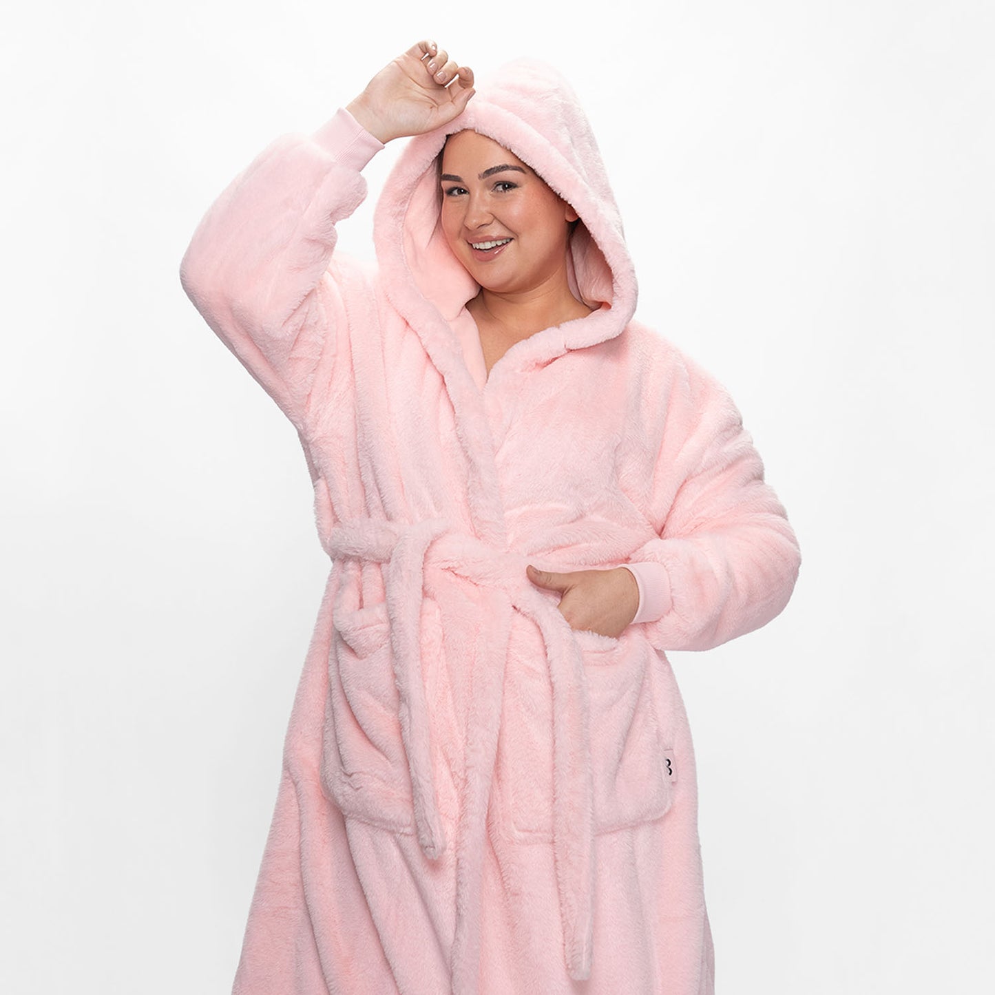 size: Caitlin is 183cm wearing a size L/XL