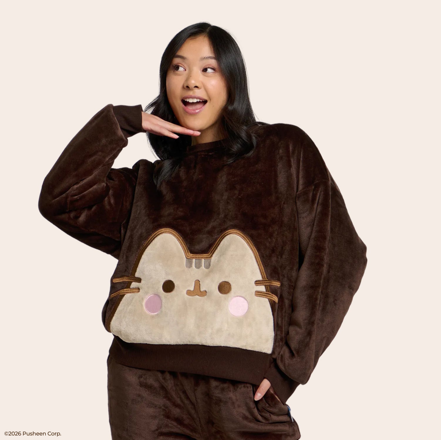 size: Ailene is 178cm wearing size S/M