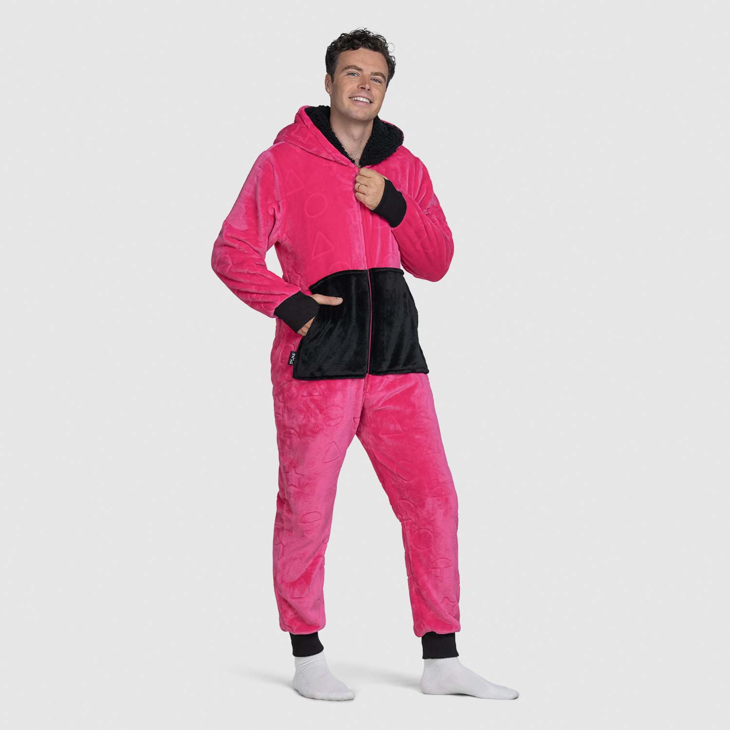 size: Jake is 191cm wearing a size L/XL