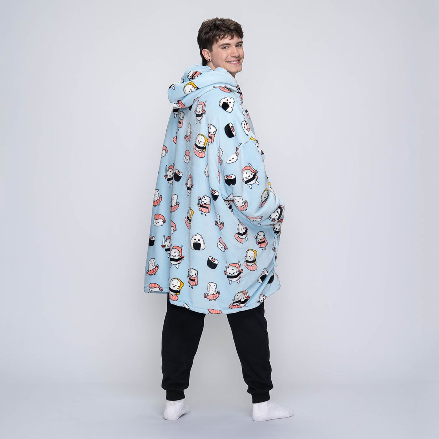 size: Connor is 183cm wearing a size OOD