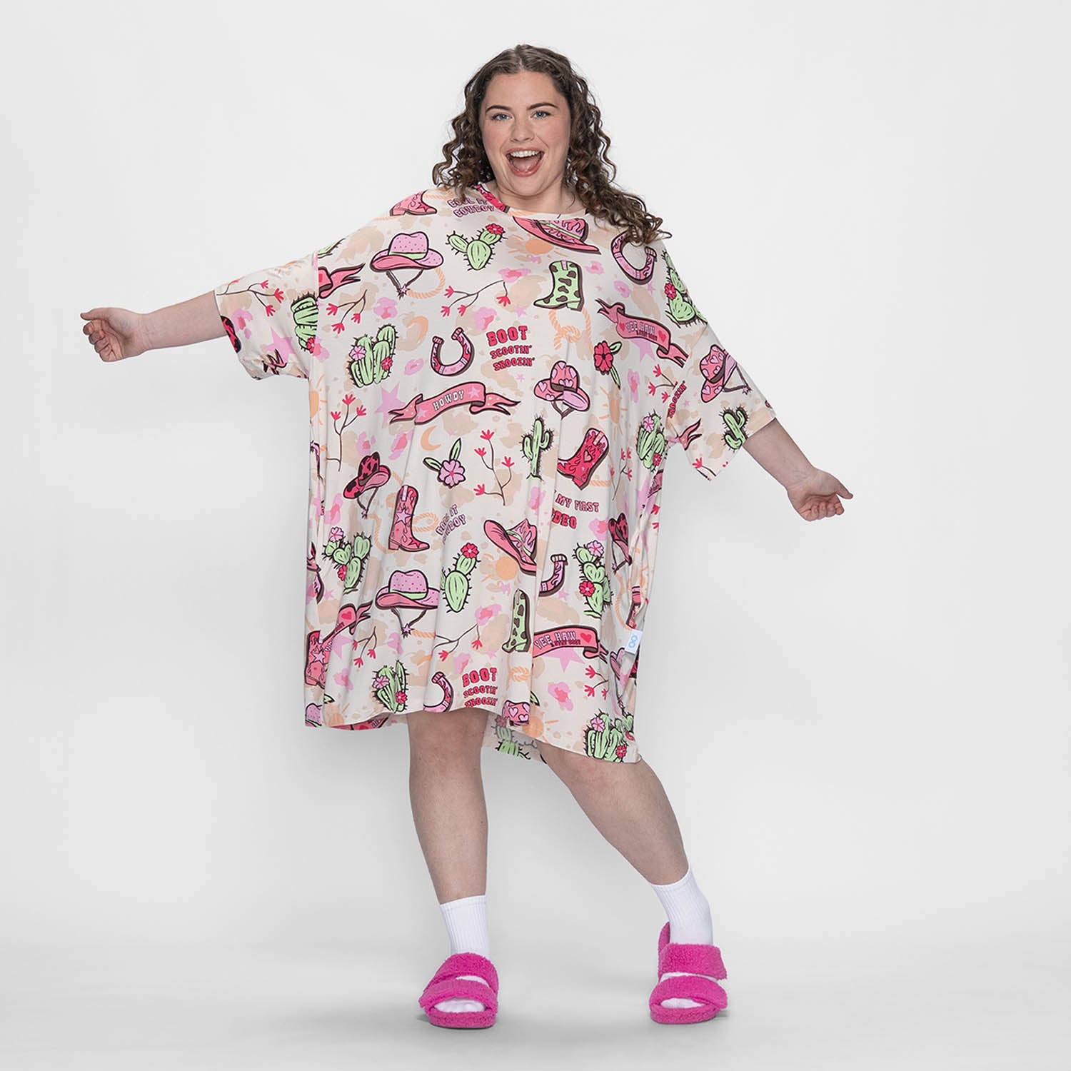 size: Finty is 169cm wearing a size OSFM