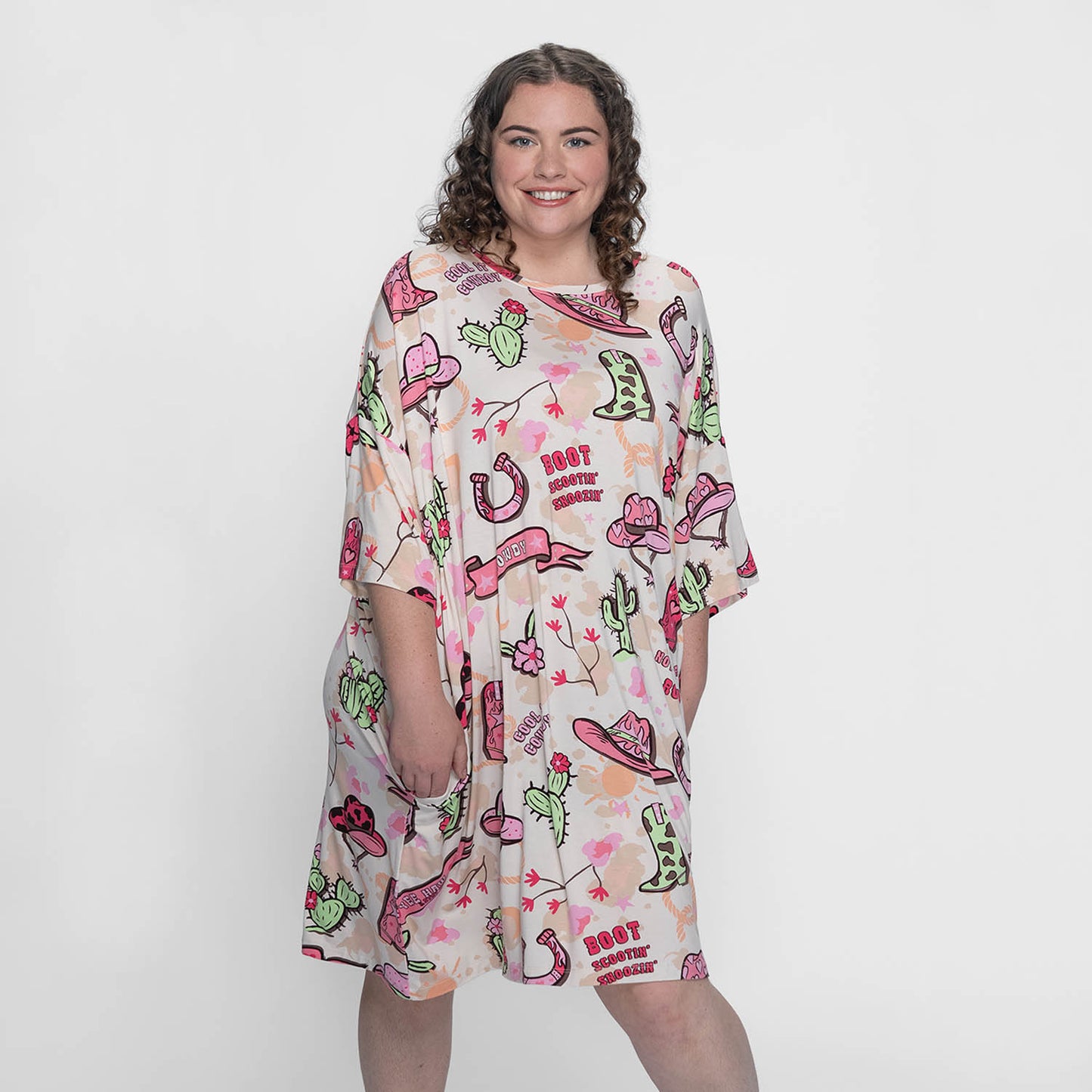 size: Finty is 169cm wearing a size OSFM